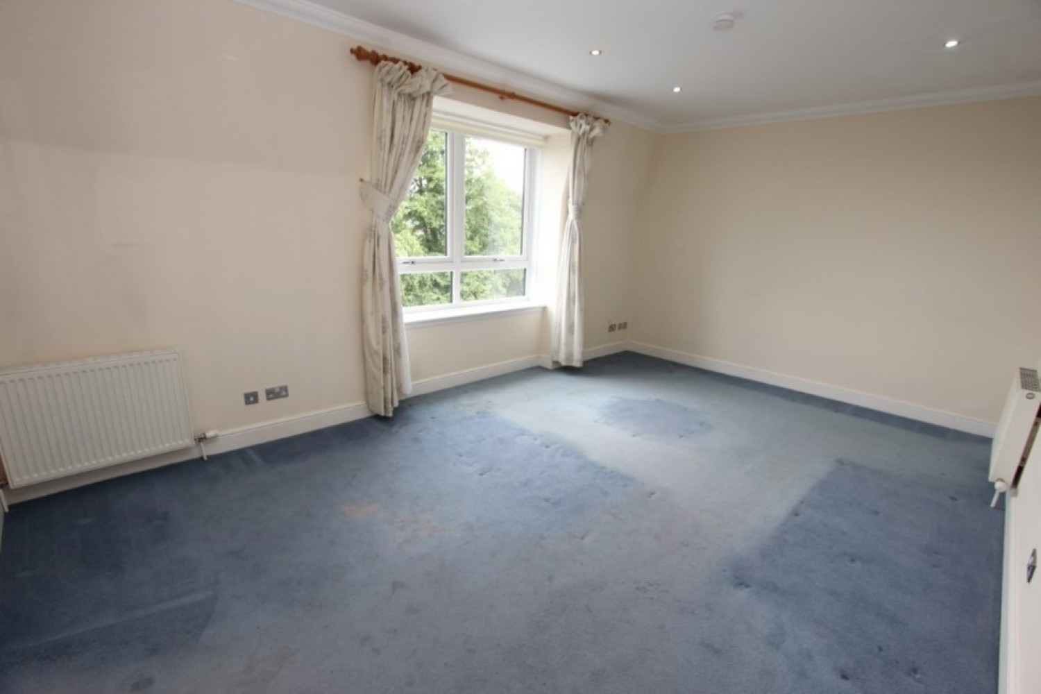 LANGSIDE- Millbrae Road- G42 9UT