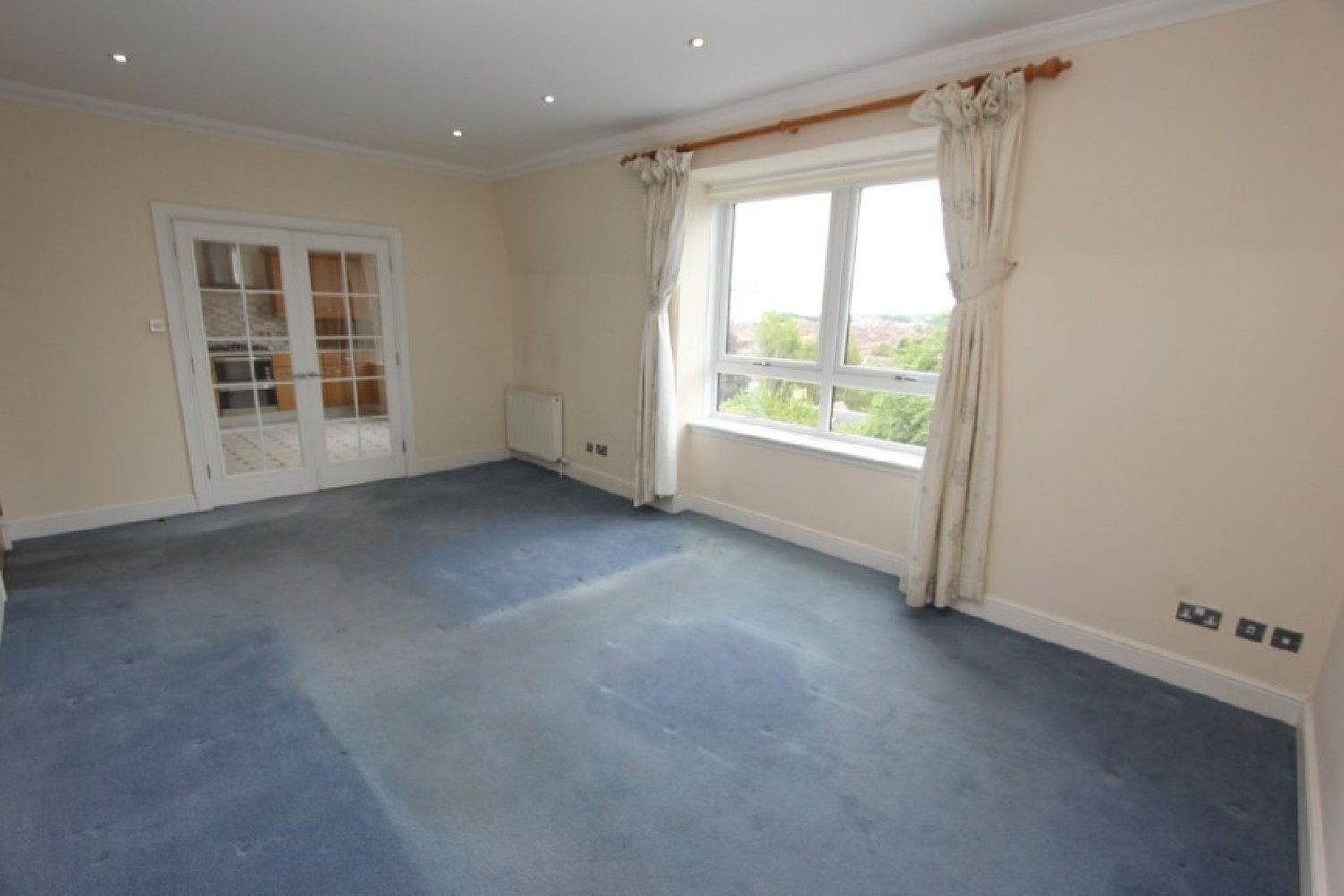 LANGSIDE- Millbrae Road- G42 9UT