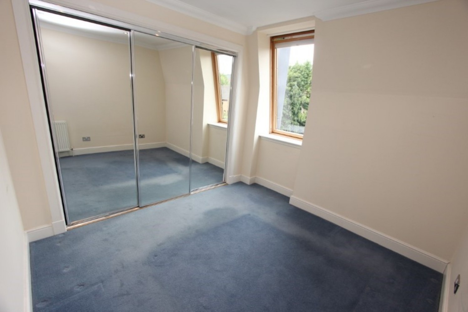 LANGSIDE- Millbrae Road- G42 9UT