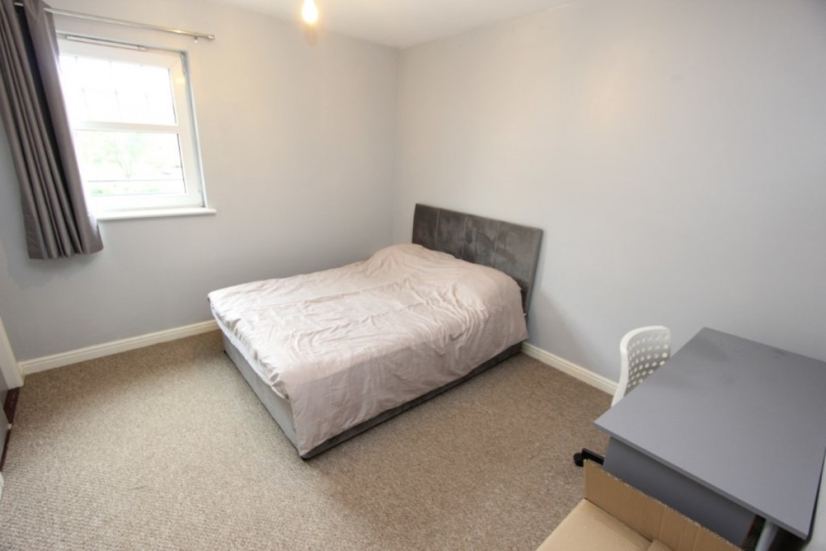 SHAWLANDS- RIVERFORD RD- FURNISHED