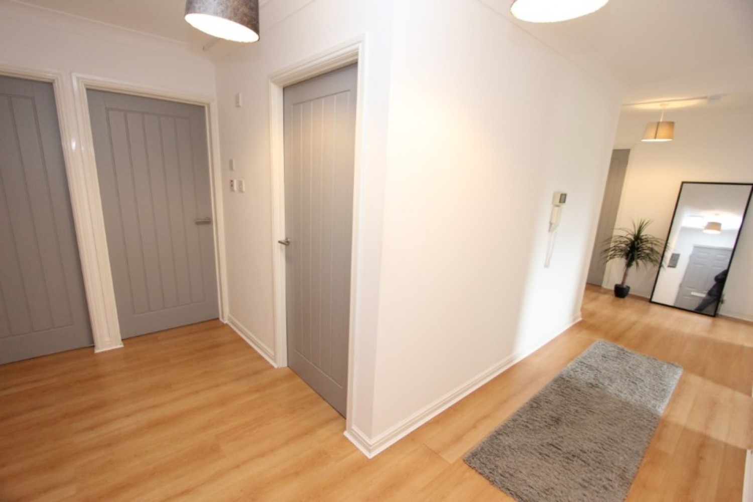 SHAWLANDS- RIVERFORD RD- FURNISHED