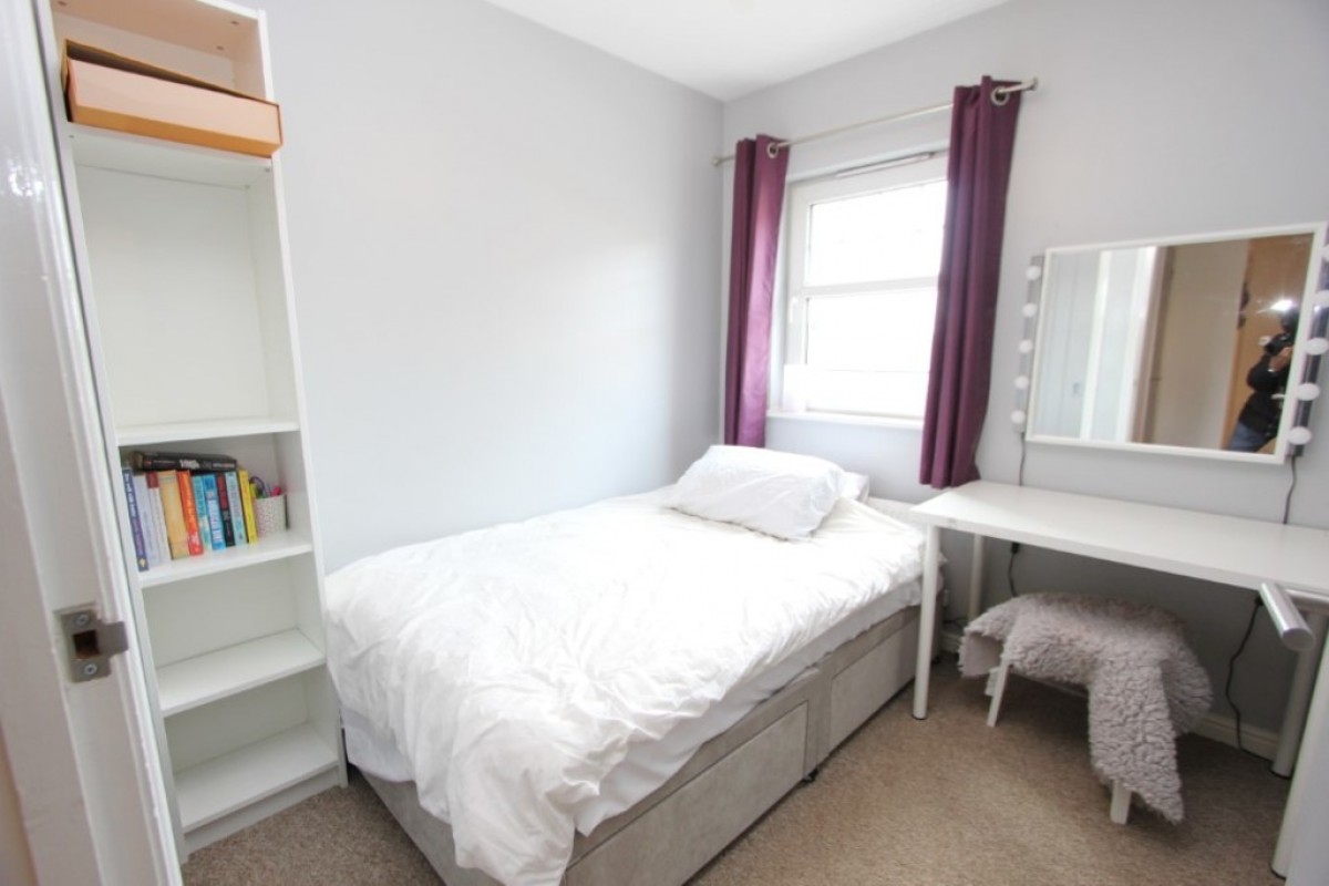 SHAWLANDS- RIVERFORD RD- FURNISHED