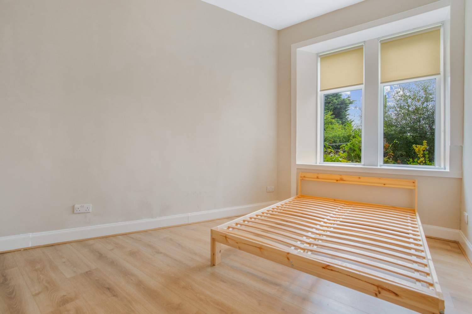 1 bedroom Flat for Sale Shawlands-Eastwood Avenue