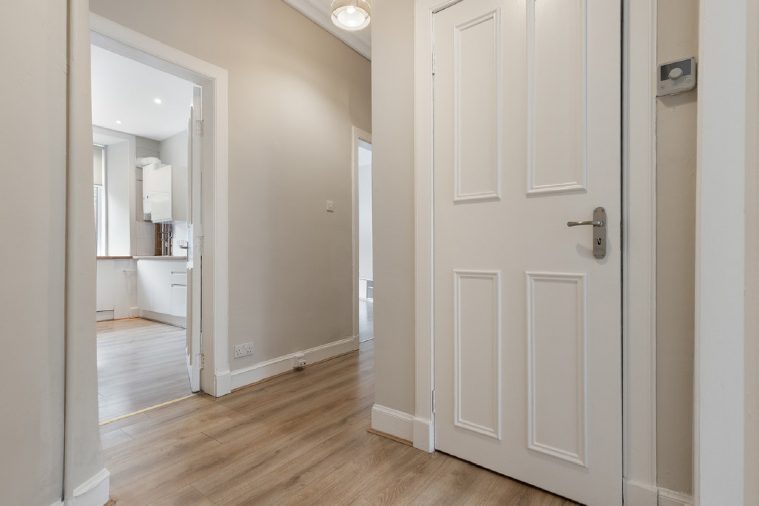 1 bedroom Flat for Sale Shawlands-Eastwood Avenue