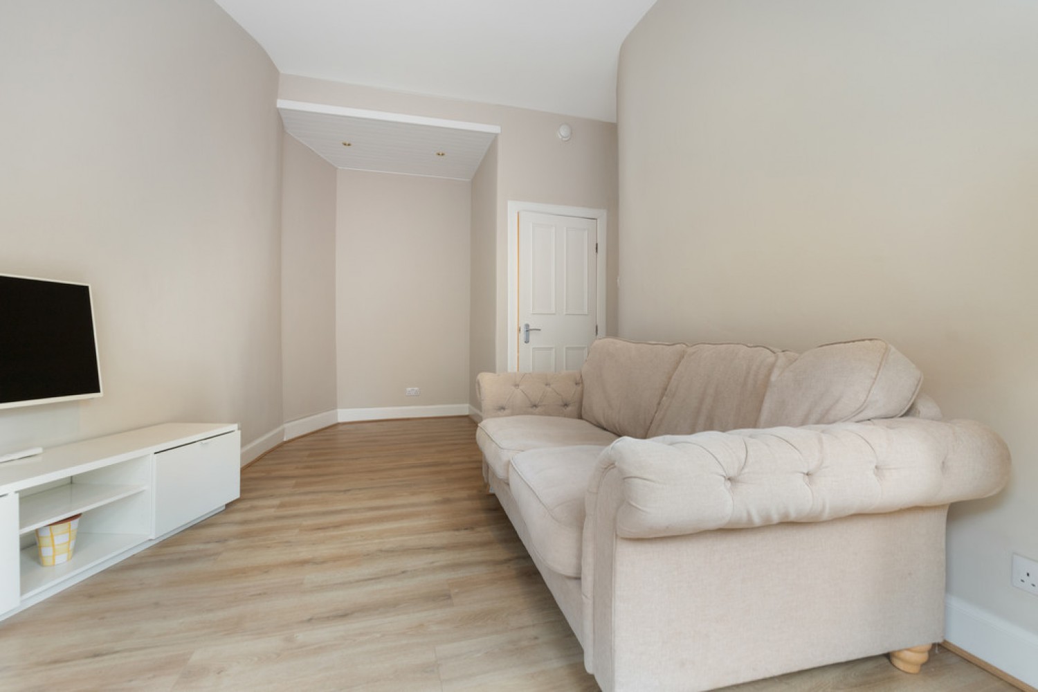 1 bedroom Flat for Sale Shawlands-Eastwood Avenue