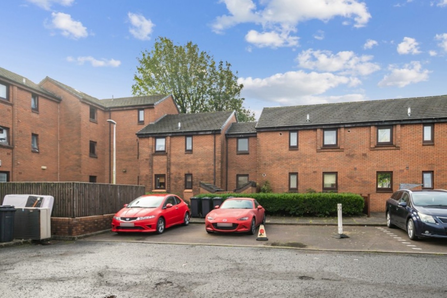 1 bedroom Flat for Sale Princes Gate - Rutherglen