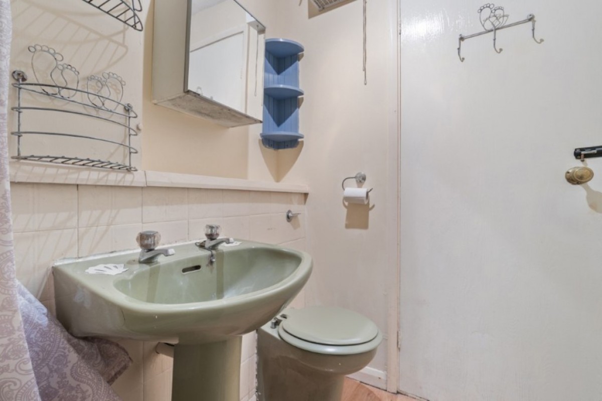 Princes Gate - Rutherglen