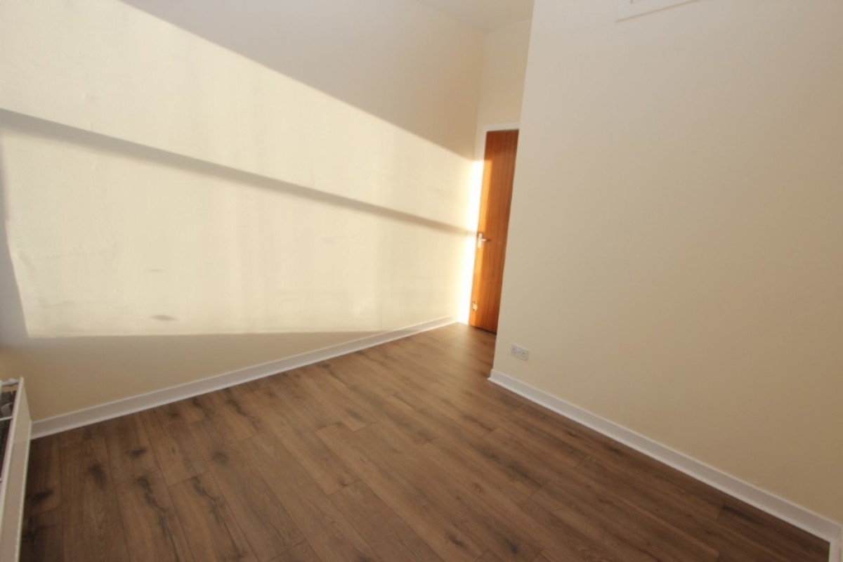 LINTHOUSE - Moss Road- Furnished