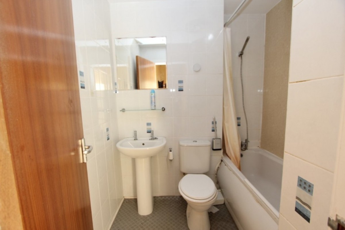 LINTHOUSE - Moss Road- Furnished