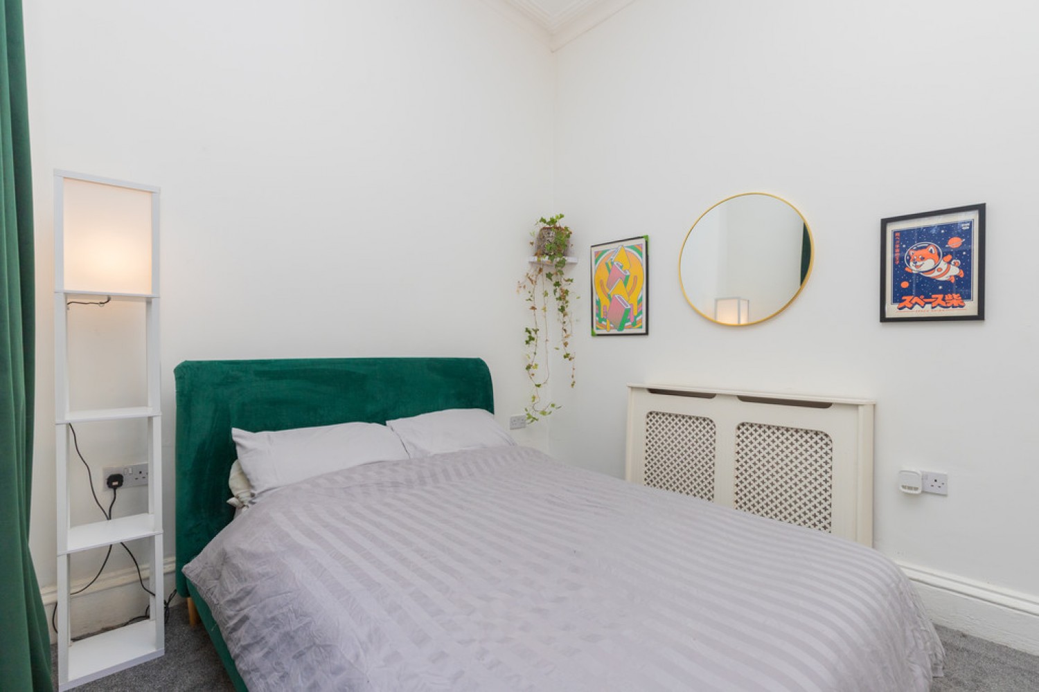 2 bedroom Flat in Queens Park Avenue, Queenspark, Glasgow