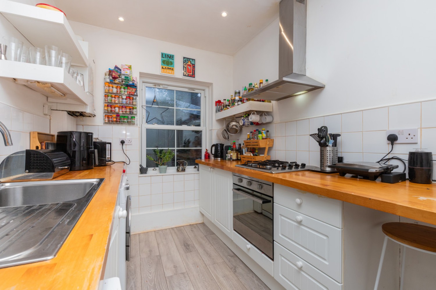 2 bedroom Flat in Queens Park Avenue, Queenspark, Glasgow