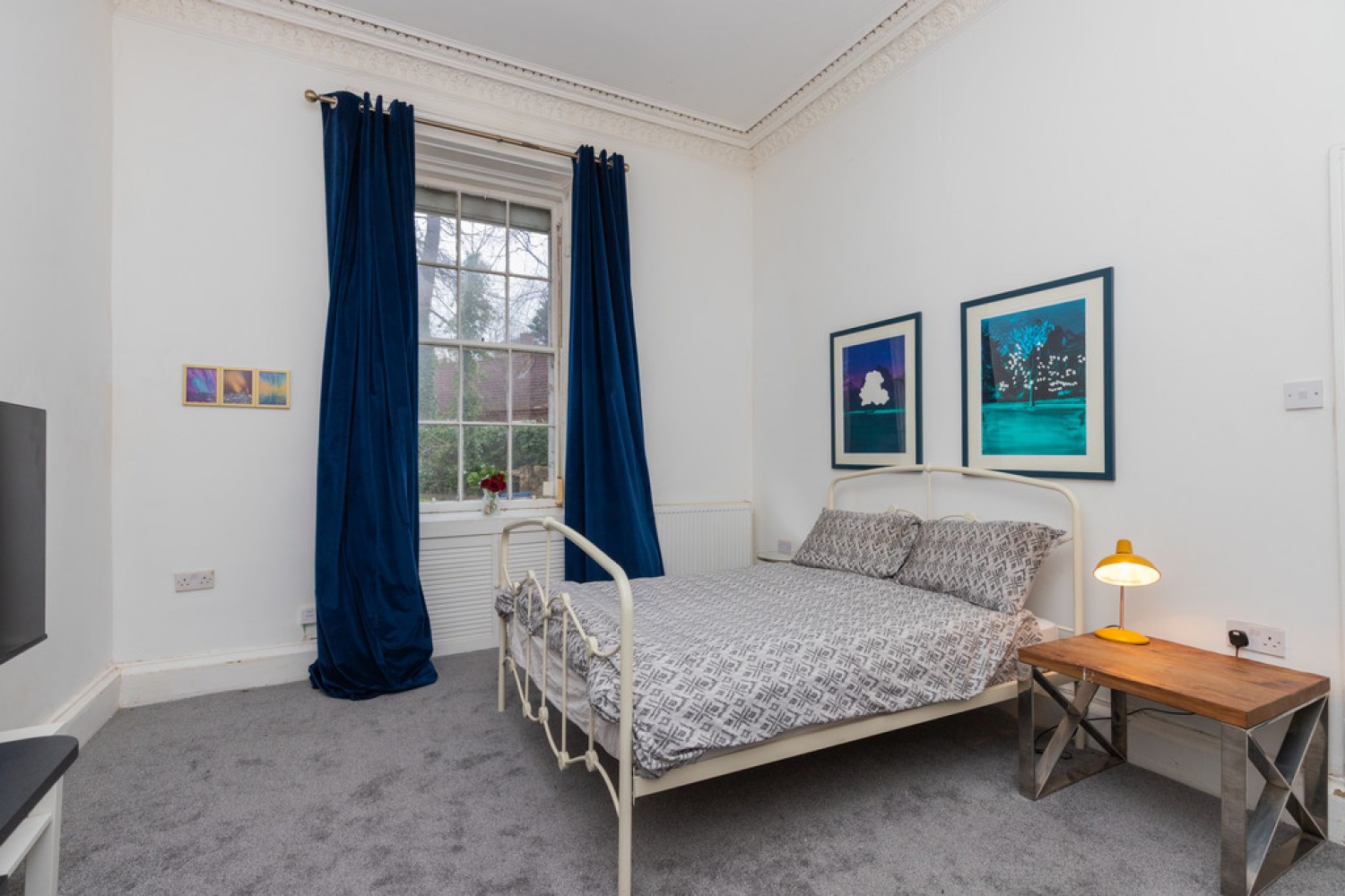 2 bedroom Flat in Queens Park Avenue, Queenspark, Glasgow