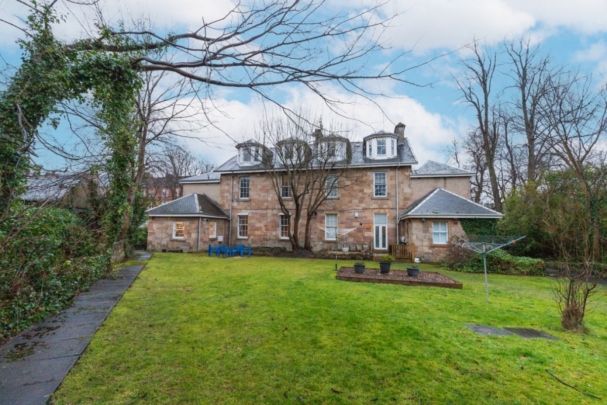 Queens Park Avenue, Queenspark, Glasgow