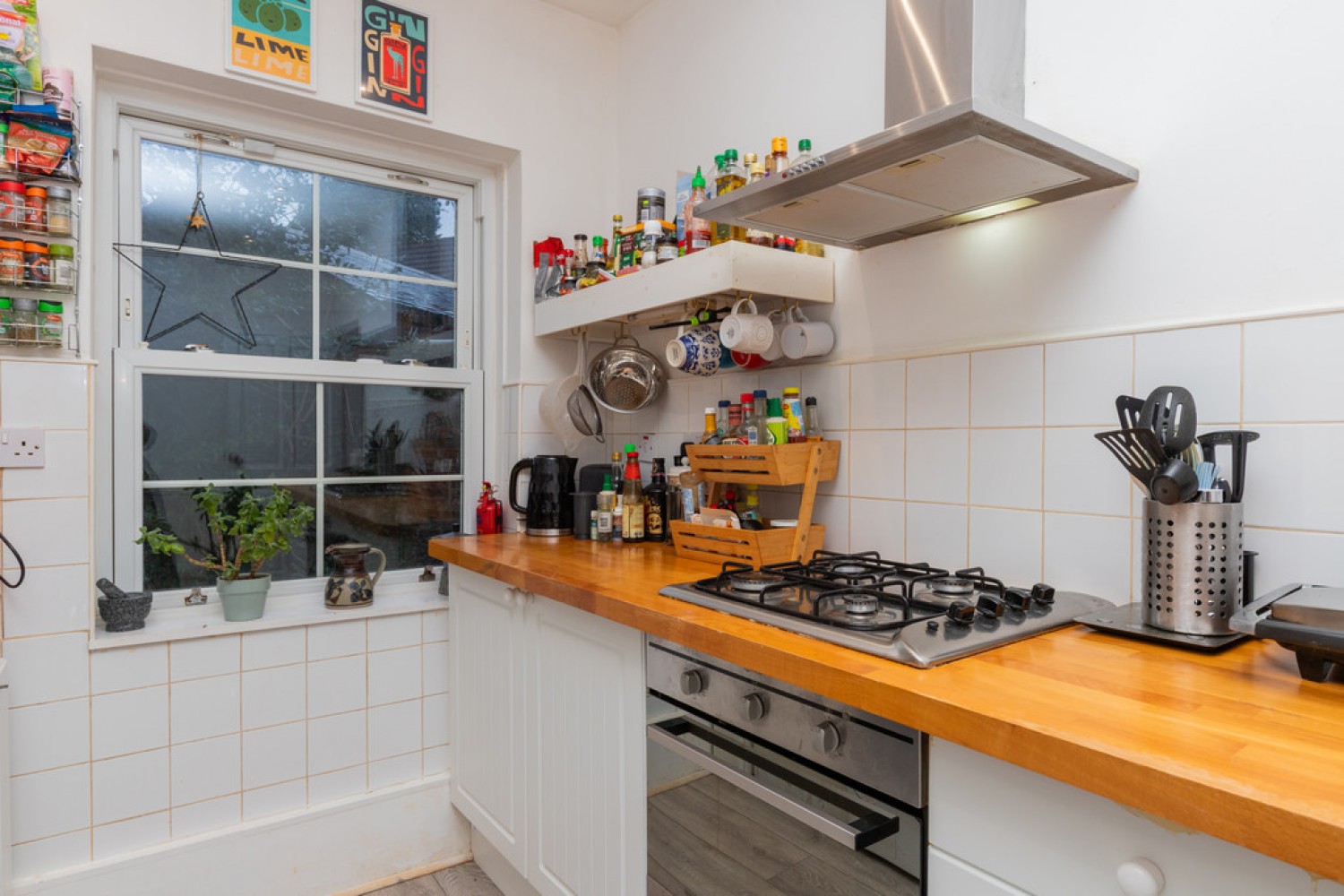 2 bedroom Flat in Queens Park Avenue, Queenspark, Glasgow