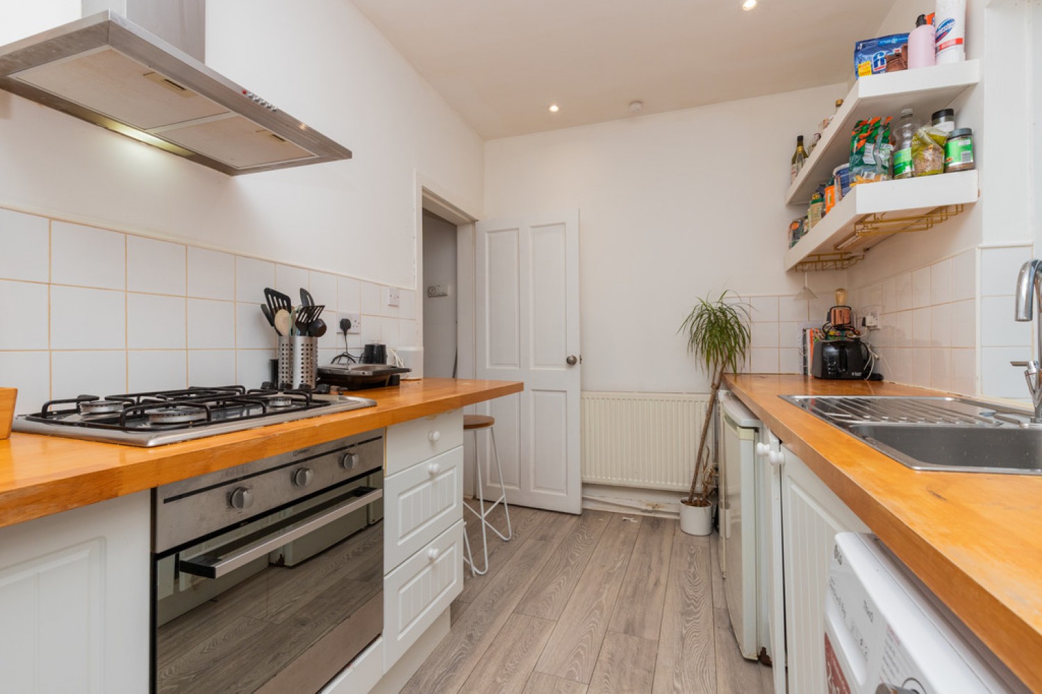 2 bedroom Flat in Queens Park Avenue, Queenspark, Glasgow