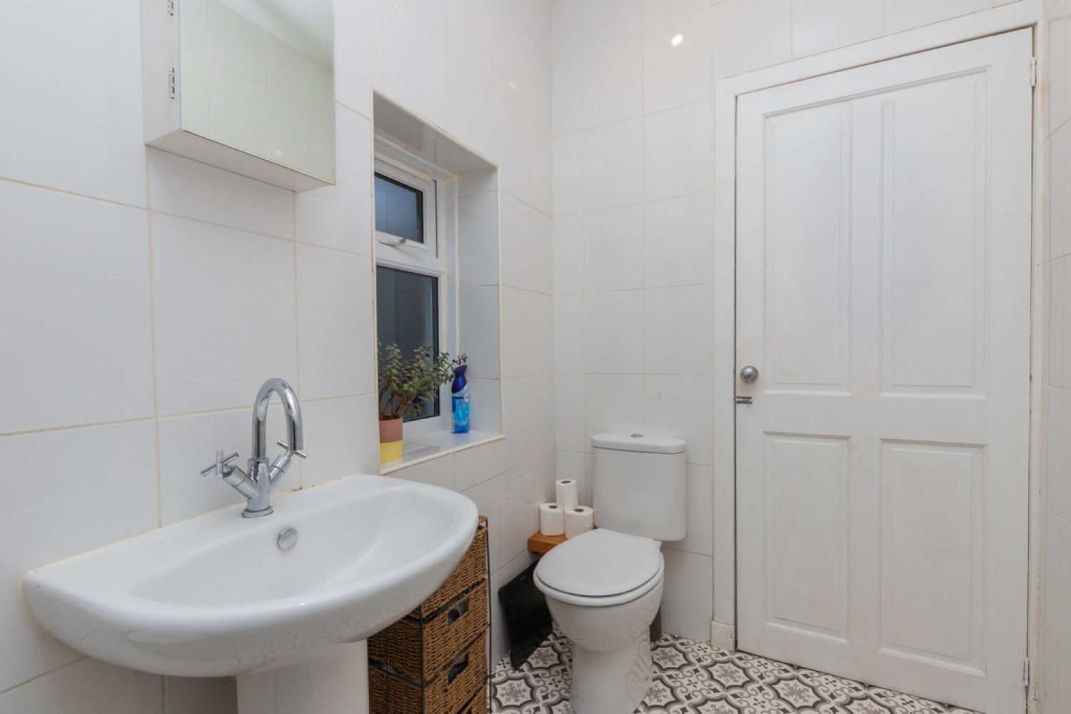 2 bedroom Flat in Queens Park Avenue, Queenspark, Glasgow