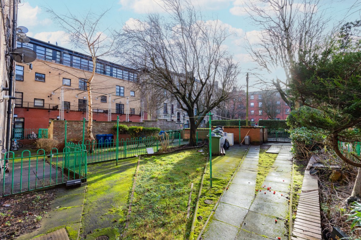 Butterbiggins Road, Glasgow