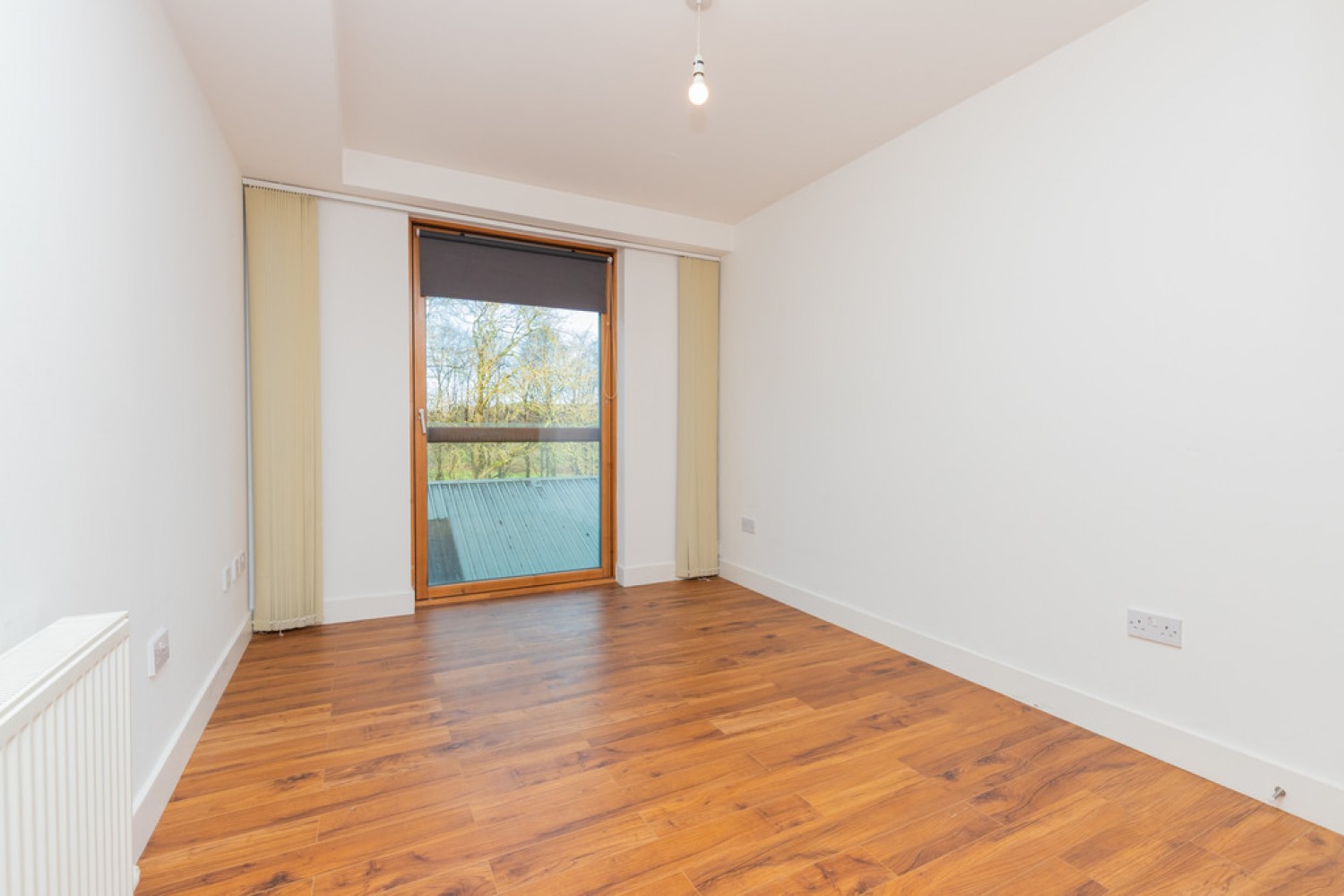 POLLOKSHAWS, HAGGS GATE, G41 4BB - UNFURNISHED