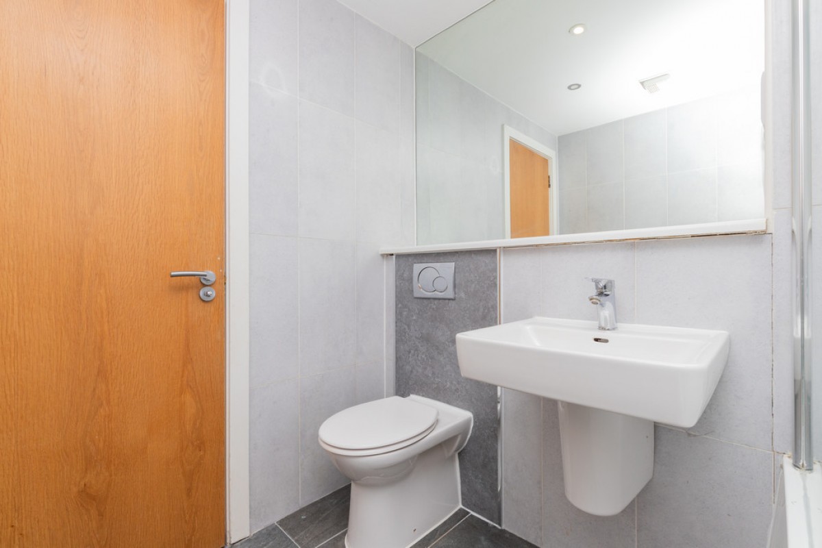 POLLOKSHAWS, HAGGS GATE, G41 4BB - UNFURNISHED