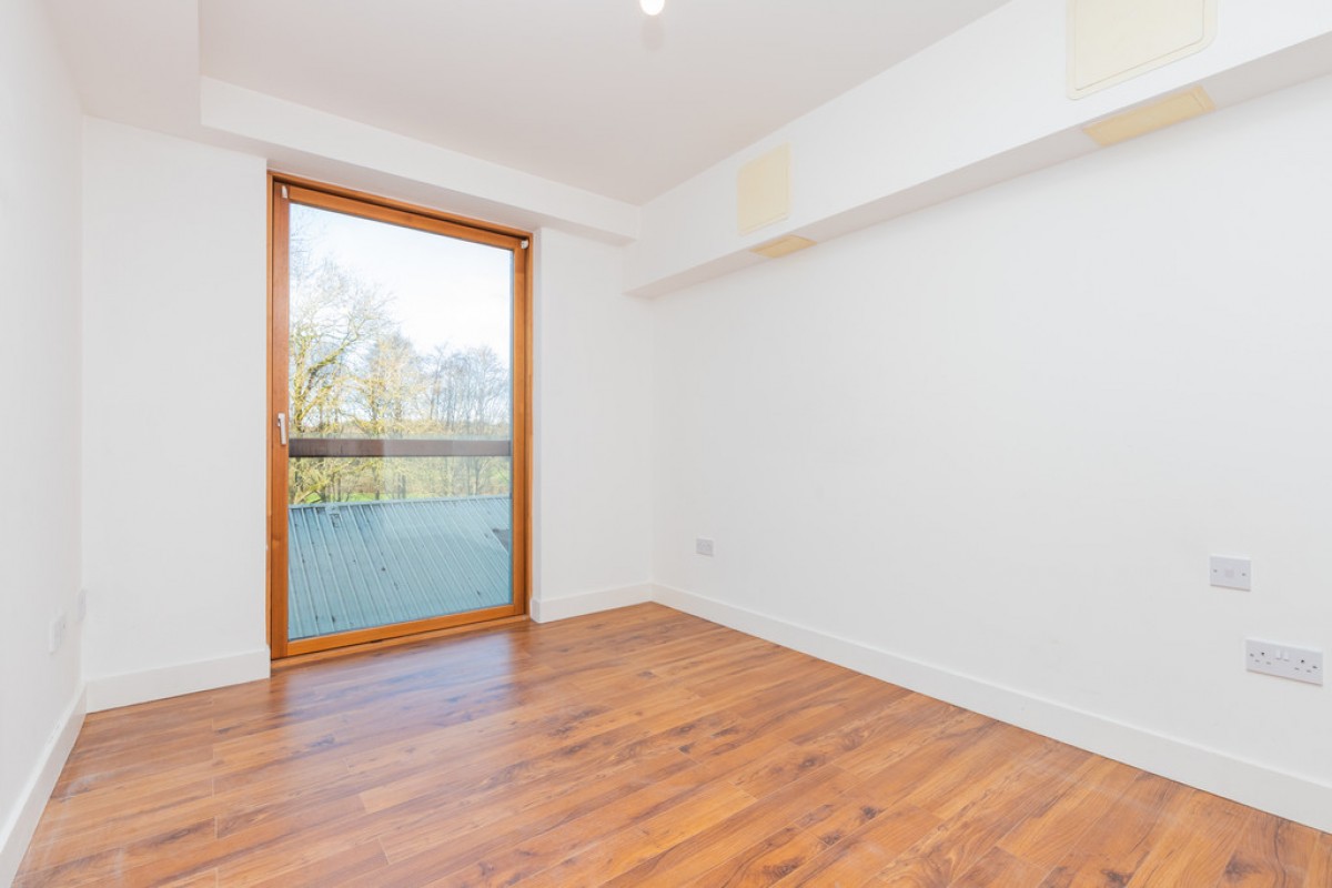 POLLOKSHAWS, HAGGS GATE, G41 4BB - UNFURNISHED