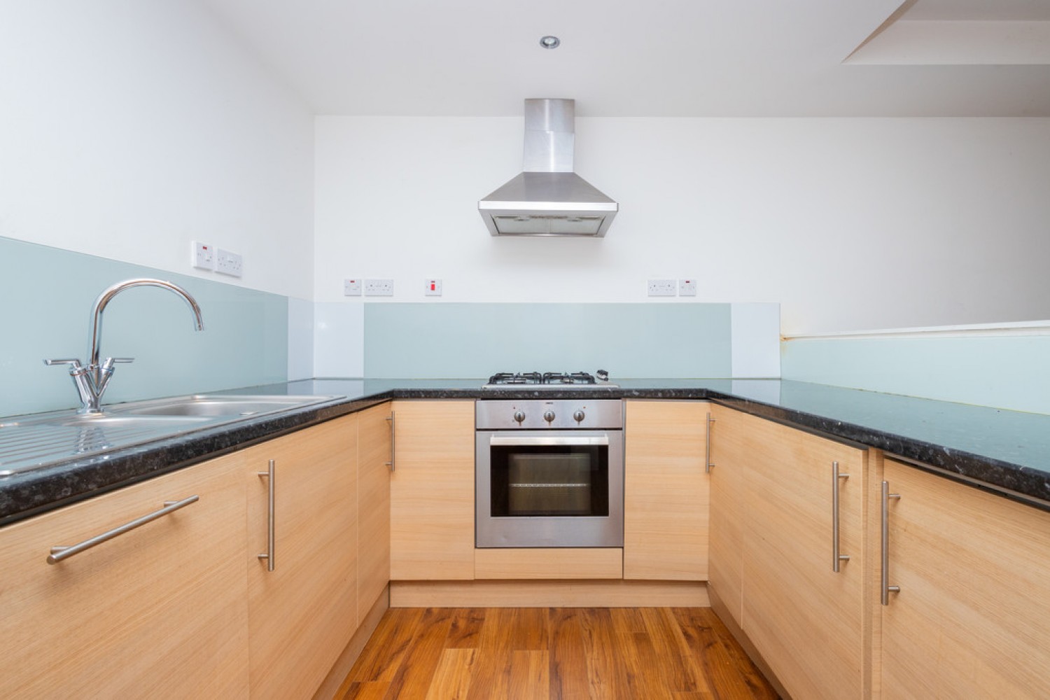 POLLOKSHAWS, HAGGS GATE, G41 4BB - UNFURNISHED