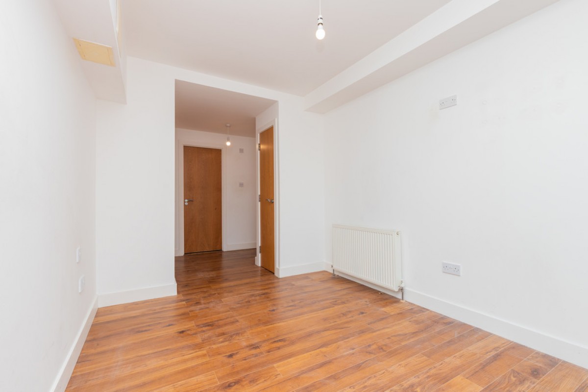 POLLOKSHAWS, HAGGS GATE, G41 4BB - UNFURNISHED