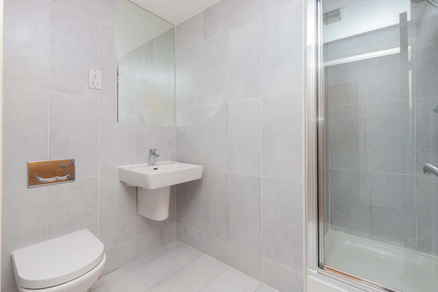 POLLOKSHAWS, HAGGS GATE, G41 4BB - UNFURNISHED