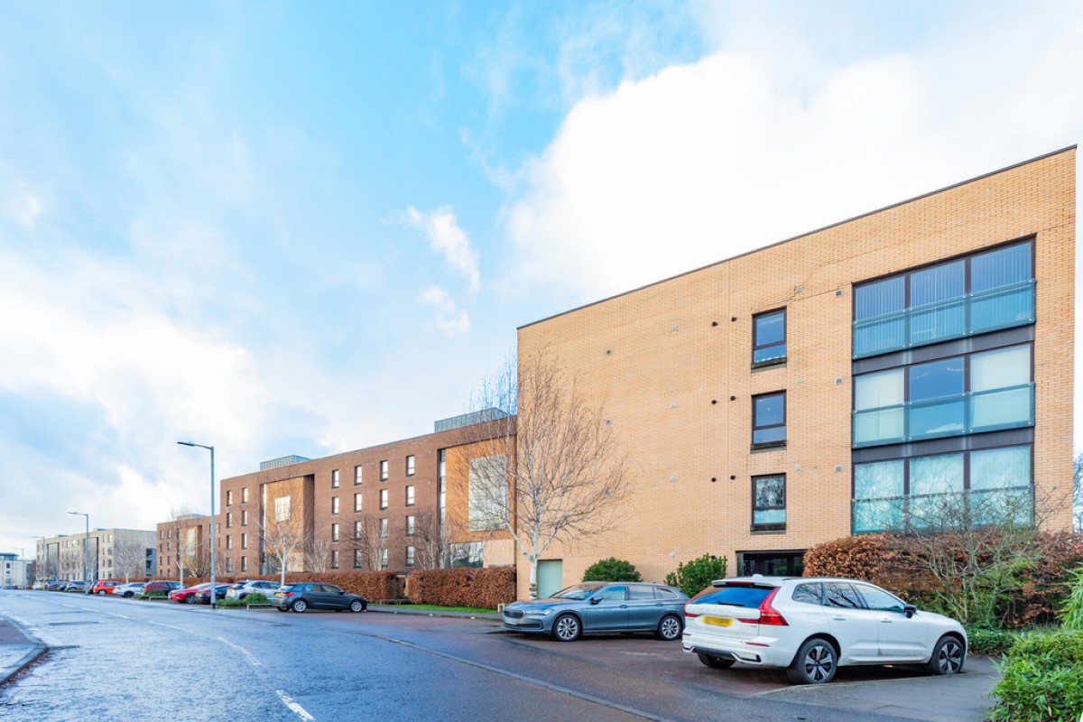 POLLOKSHAWS, HAGGS GATE, G41 4BB - UNFURNISHED