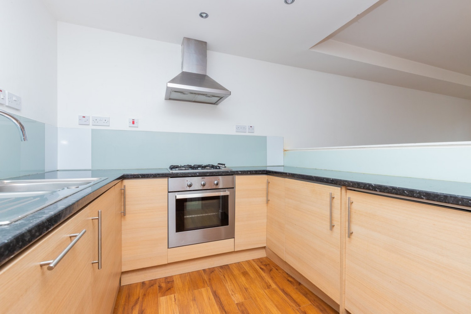 POLLOKSHAWS, HAGGS GATE, G41 4BB - UNFURNISHED