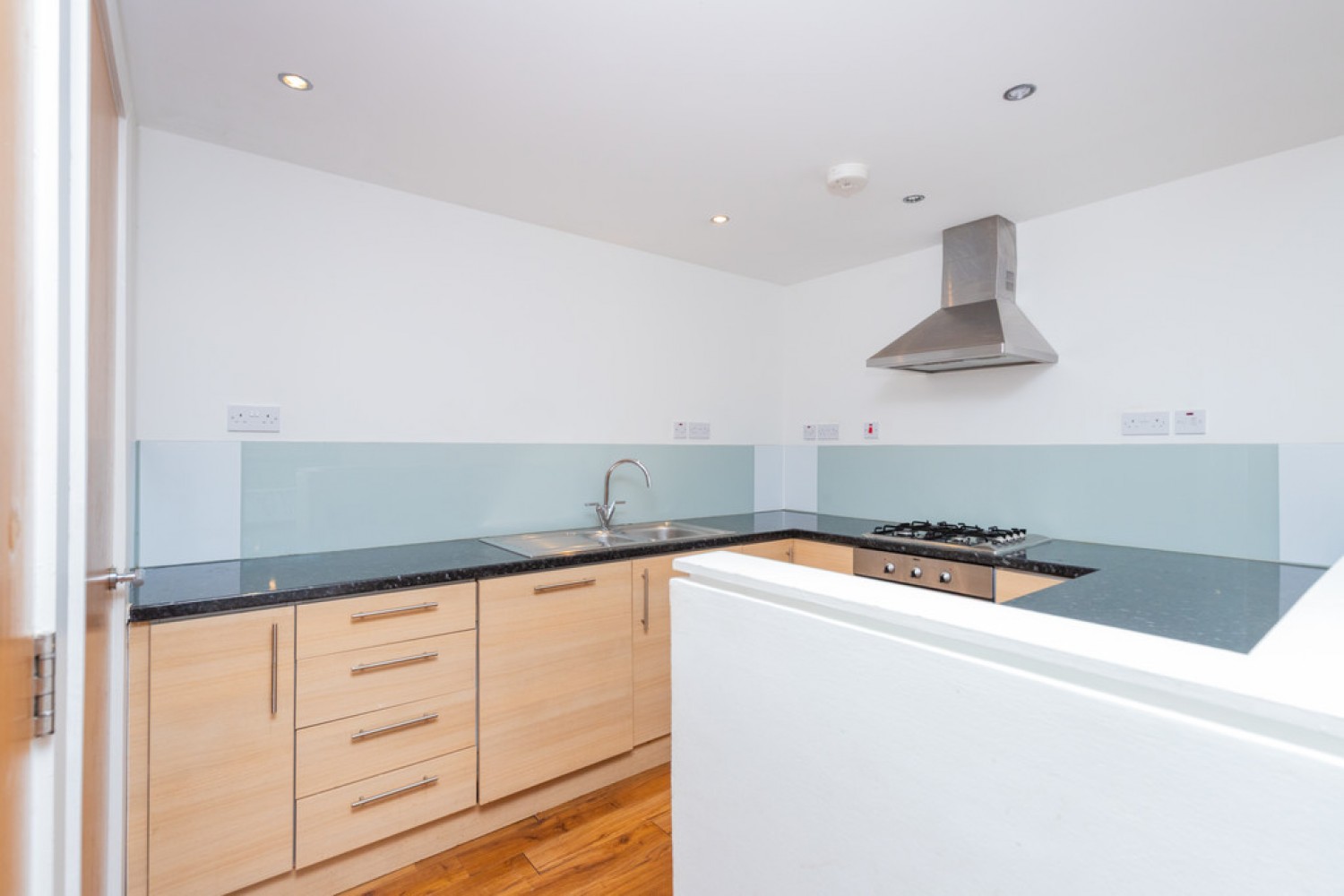 POLLOKSHAWS, HAGGS GATE, G41 4BB - UNFURNISHED