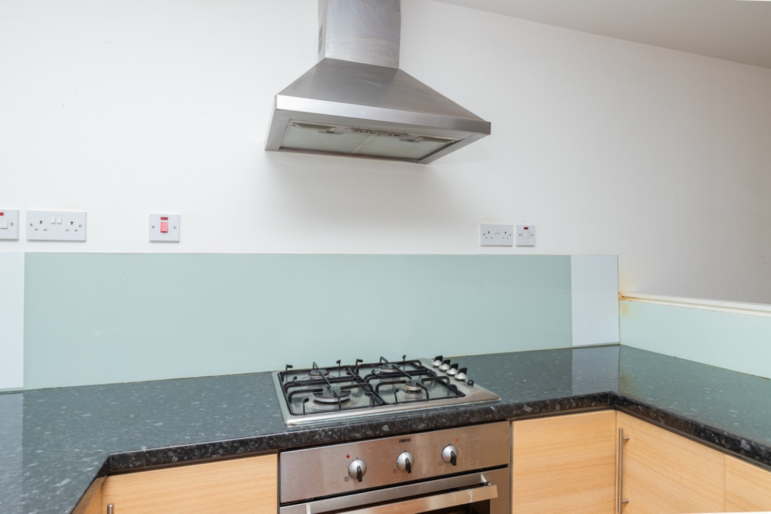 POLLOKSHAWS, HAGGS GATE, G41 4BB - UNFURNISHED