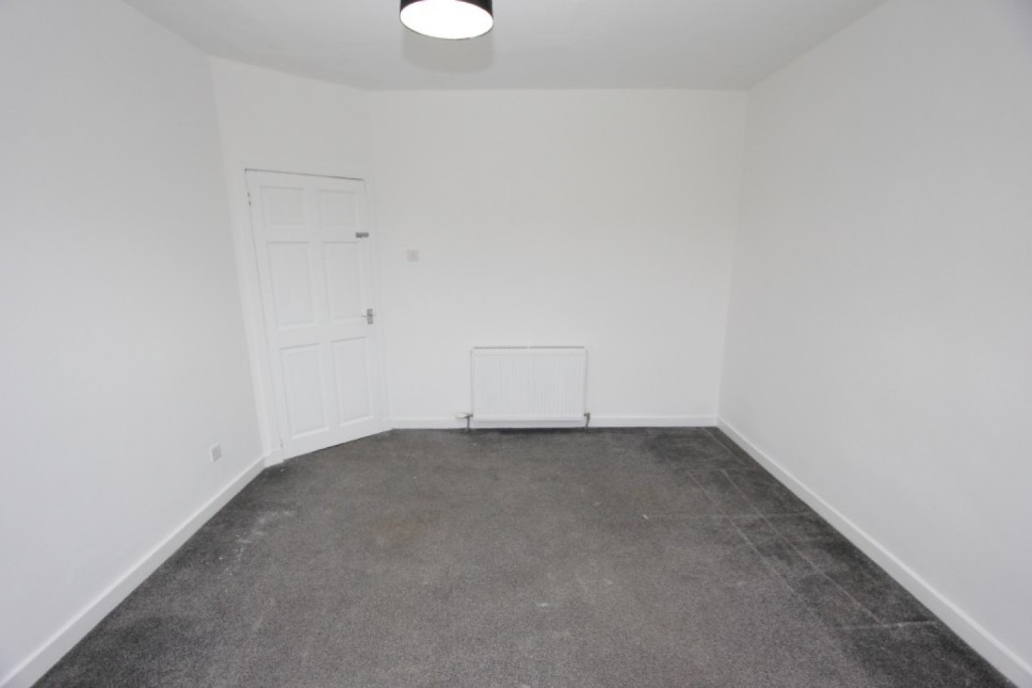 2 bedroom Flat for Letting THORNLIEBANK-ROUKENBURN STREET- G46 8EH- PART FURNISHED