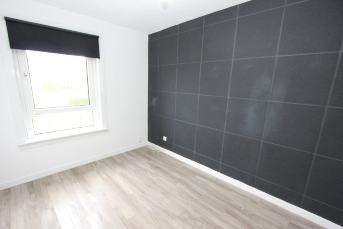 THORNLIEBANK-ROUKENBURN STREET- G46 8EH- PART FURNISHED