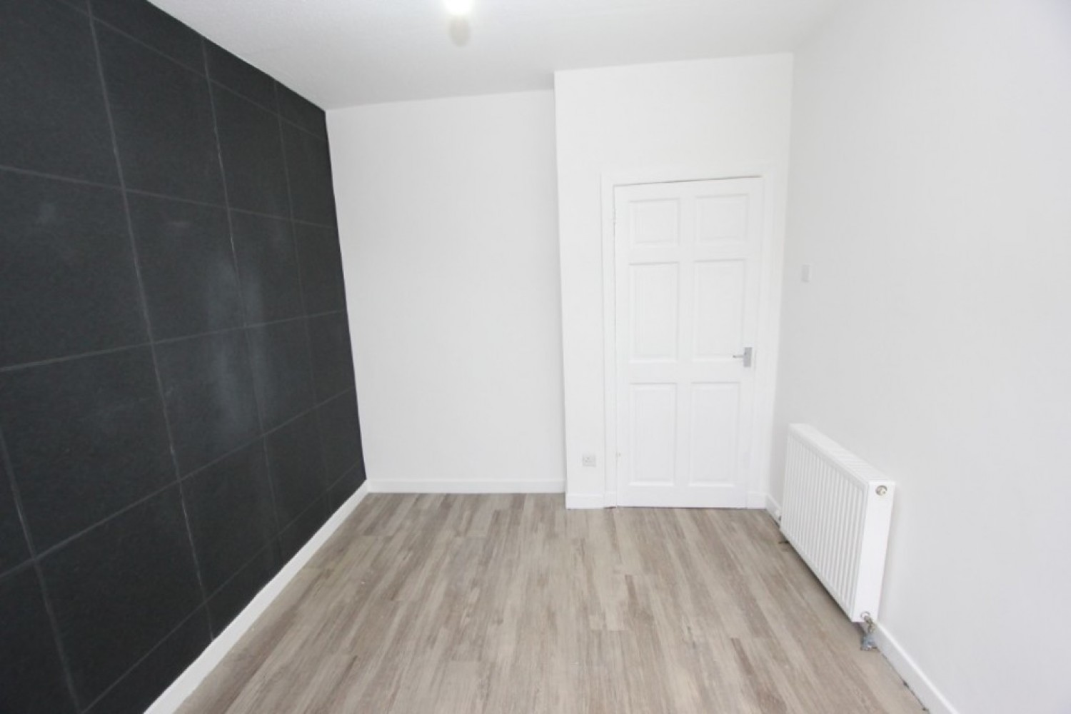 2 bedroom Flat for Letting THORNLIEBANK-ROUKENBURN STREET- G46 8EH- PART FURNISHED