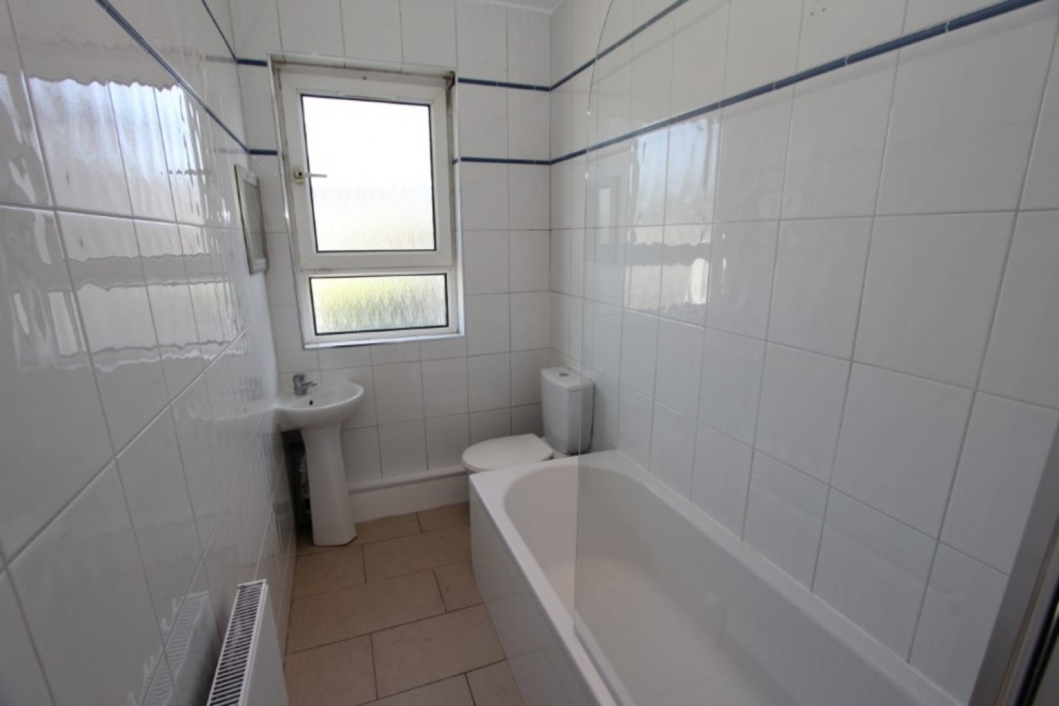 2 bedroom Flat for Letting THORNLIEBANK-ROUKENBURN STREET- G46 8EH- PART FURNISHED