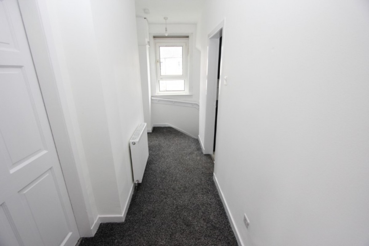 THORNLIEBANK-ROUKENBURN STREET- G46 8EH- PART FURNISHED