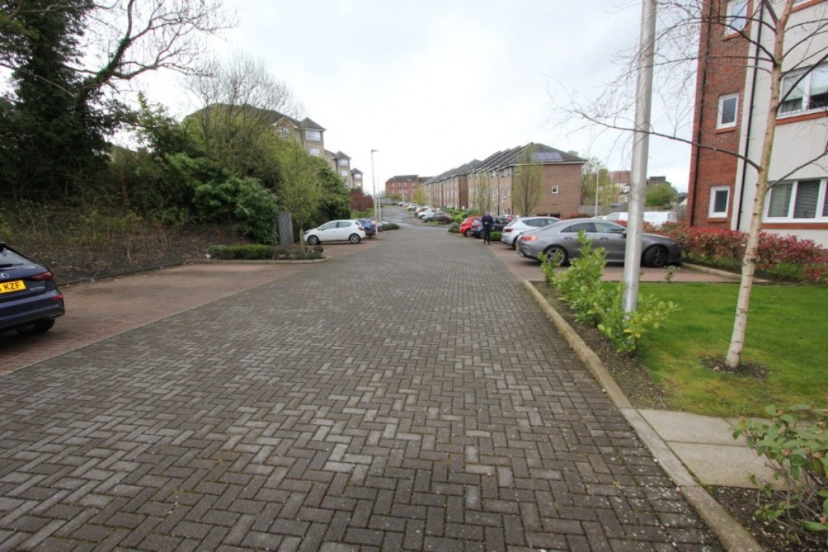 CATHCART, CRAIG TERRACE, G44 3AD - UNFURNISHED