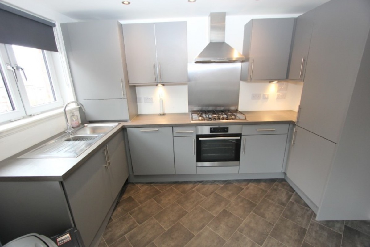 CATHCART, CRAIG TERRACE, G44 3AD - UNFURNISHED