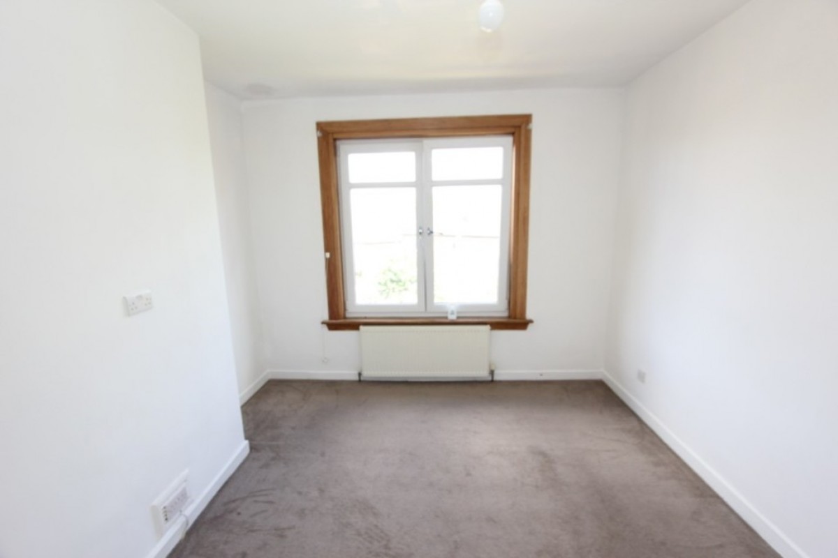 BELLAHOUSTON- KIRKDALE DRIVE- UNFURNISHED-G52 1EX