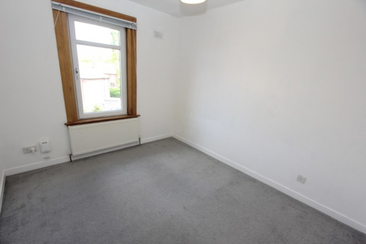 BELLAHOUSTON- KIRKDALE DRIVE- UNFURNISHED-G52 1EX