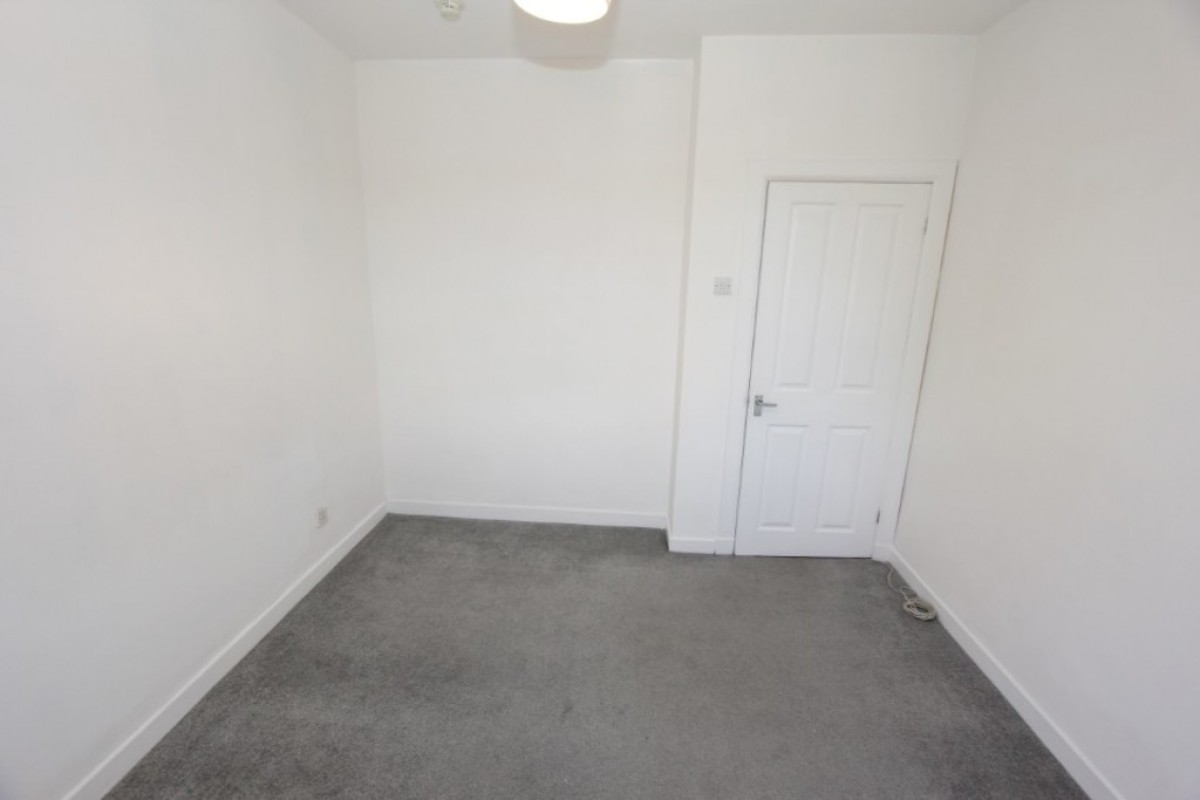 BELLAHOUSTON- KIRKDALE DRIVE- UNFURNISHED-G52 1EX