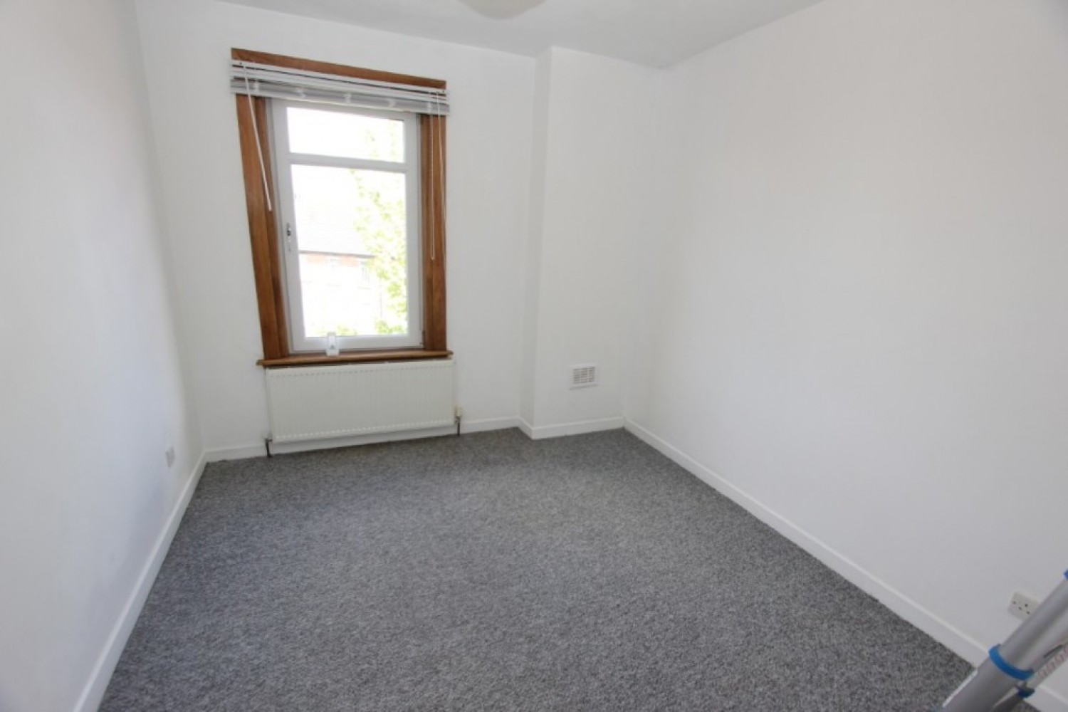 3 bedroom Flat for Letting BELLAHOUSTON- KIRKDALE DRIVE- UNFURNISHED-G52 1EX