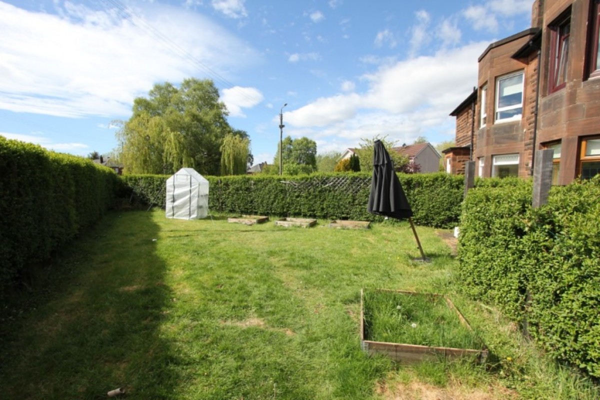 BELLAHOUSTON- KIRKDALE DRIVE- UNFURNISHED-G52 1EX