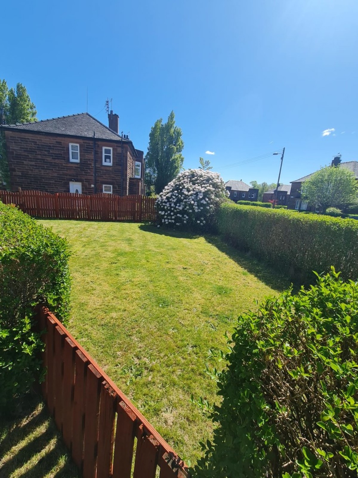 BELLAHOUSTON- KIRKDALE DRIVE- UNFURNISHED-G52 1EX