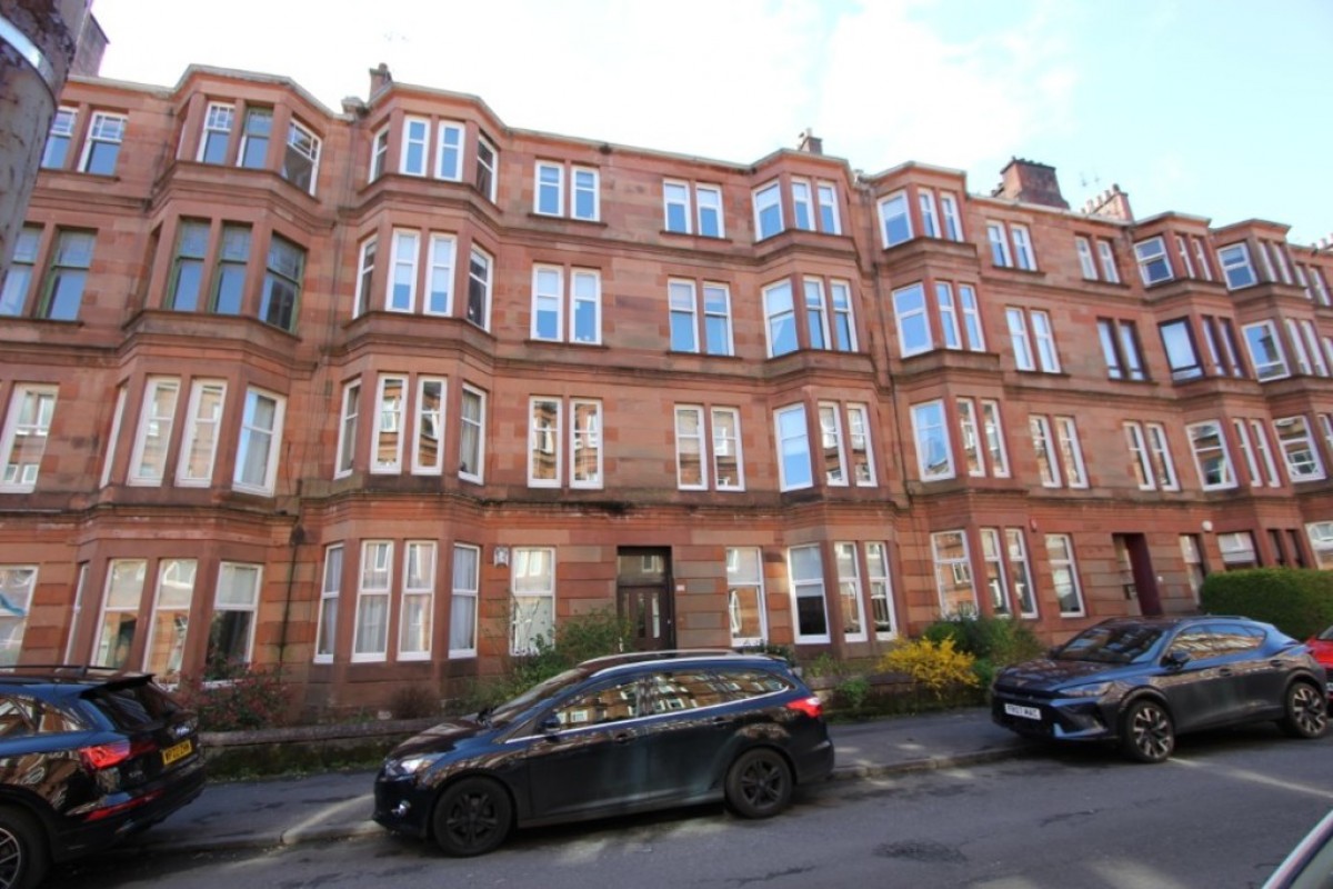 SHAWLANDS- STRATHYRE STREET-G41 3LW- FURNISHED