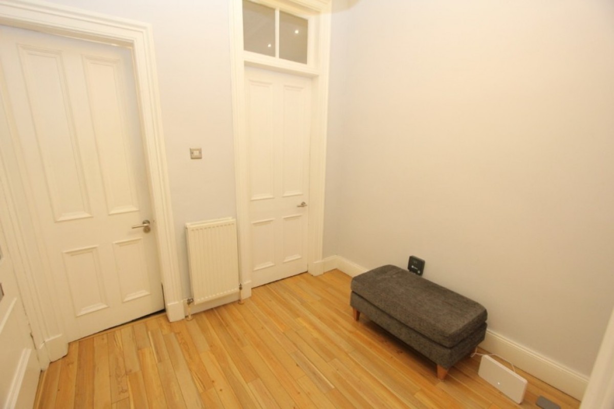 SHAWLANDS- STRATHYRE STREET-G41 3LW- FURNISHED