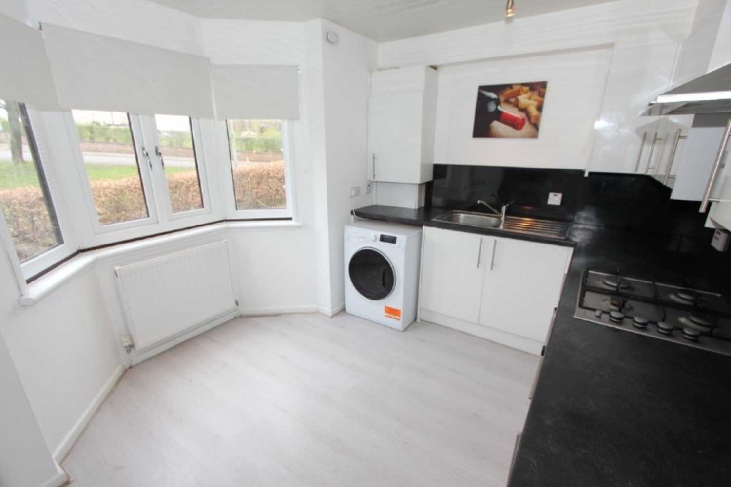 2 bedroom Flat for Letting THORNLIEBANK -KYLEAKIN ROAD- G46 8AF