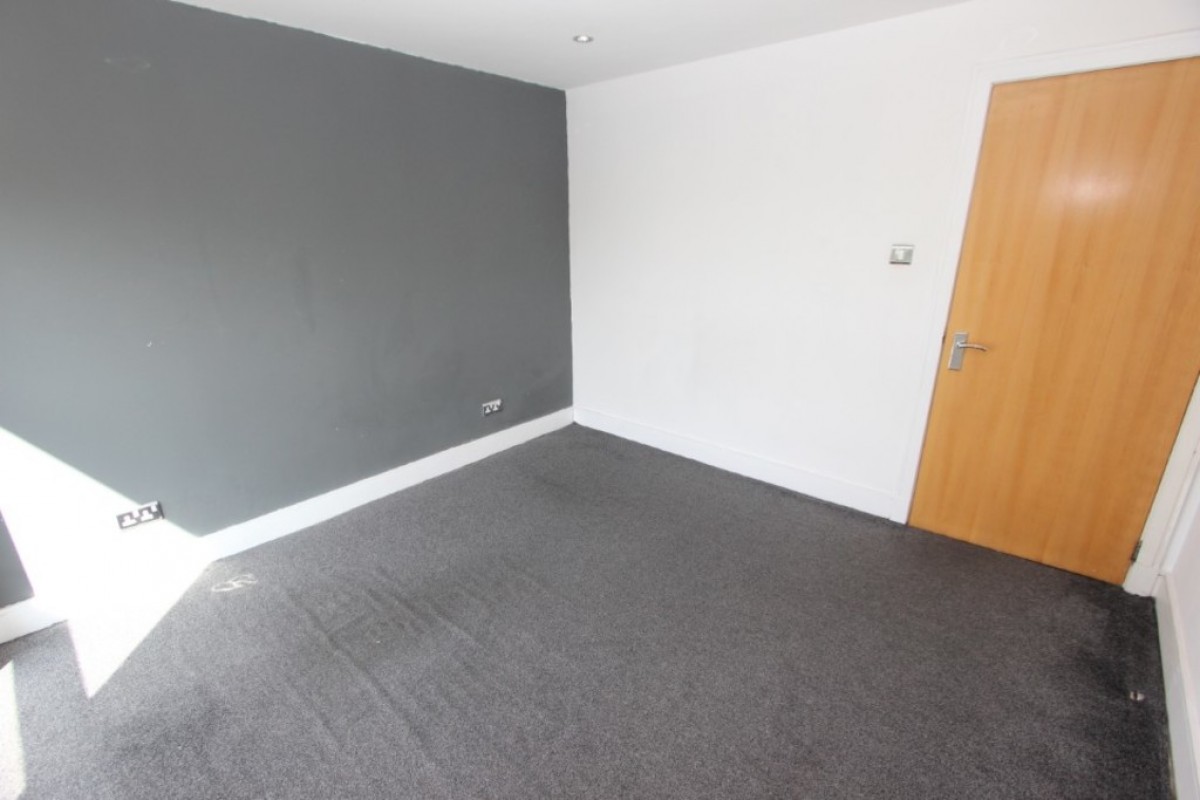 TRADESTON/KINNING PARK - Carnoustie Street- Unfurnished