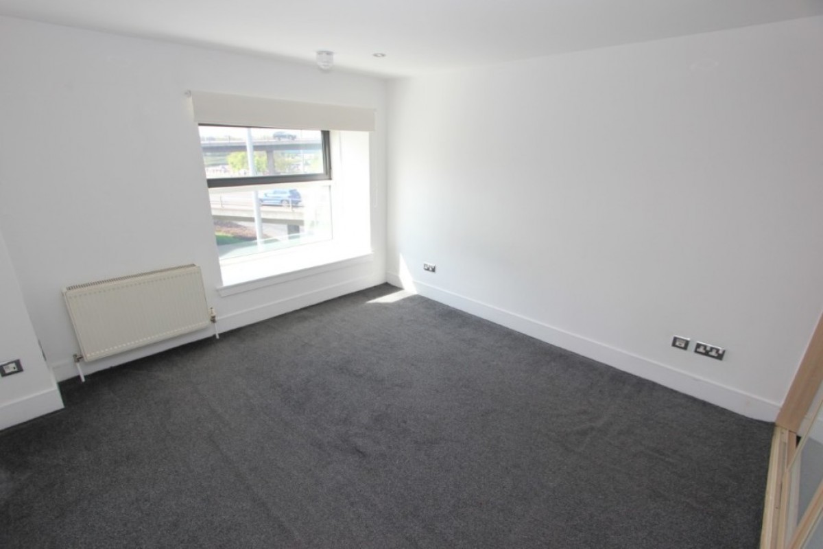 TRADESTON/KINNING PARK - Carnoustie Street- Unfurnished