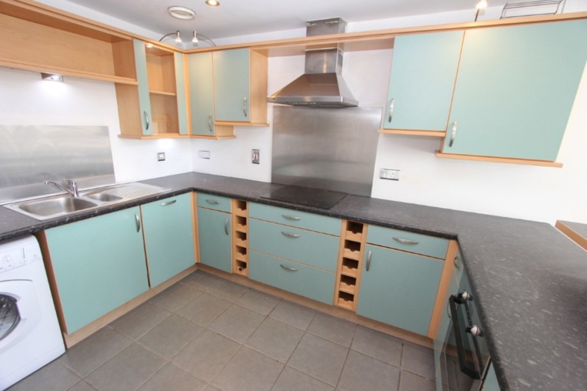 TRADESTON/KINNING PARK - Carnoustie Street- Unfurnished